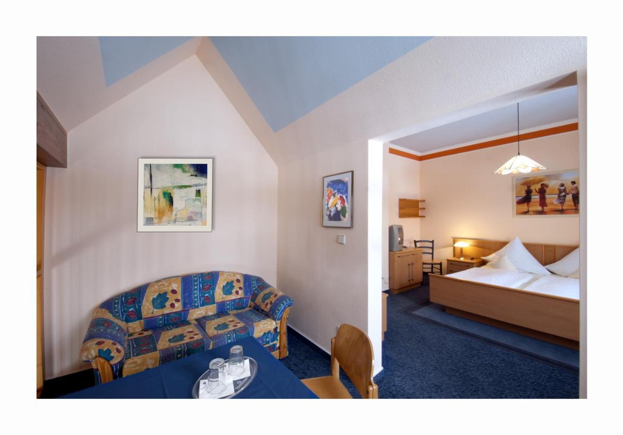 קסטלאון Burgstadt-Hotel מראה חיצוני תמונה